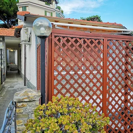 Via Mercede 34 Small Lejlighed Sanremo